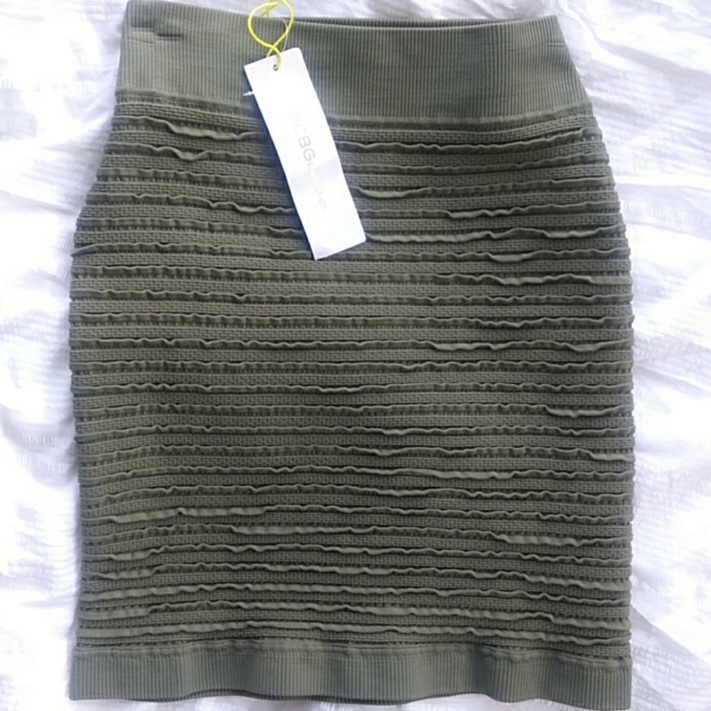💚BCBGeneration NWT Mini Skirt